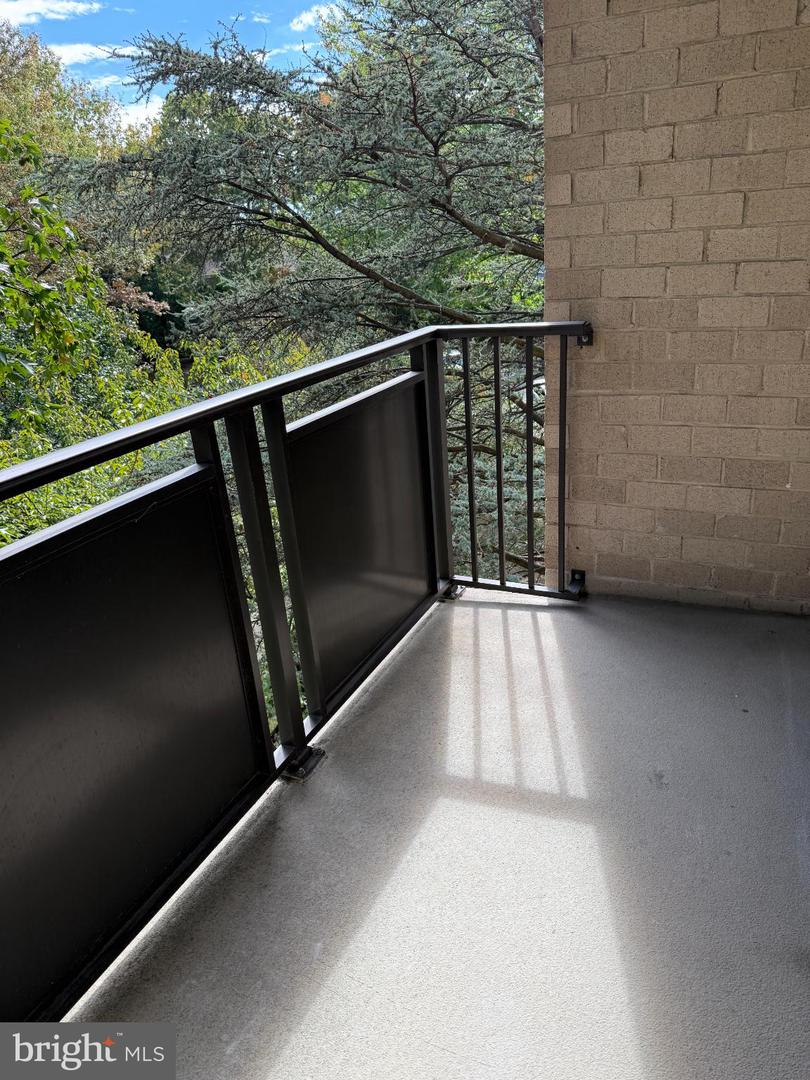 3101 S MANCHESTER ST #415, FALLS CHURCH, Virginia 22044, 2 Bedrooms Bedrooms, ,1 BathroomBathrooms,Residential,For sale,3101 S MANCHESTER ST #415,VAFX2275566 MLS # VAFX2275566