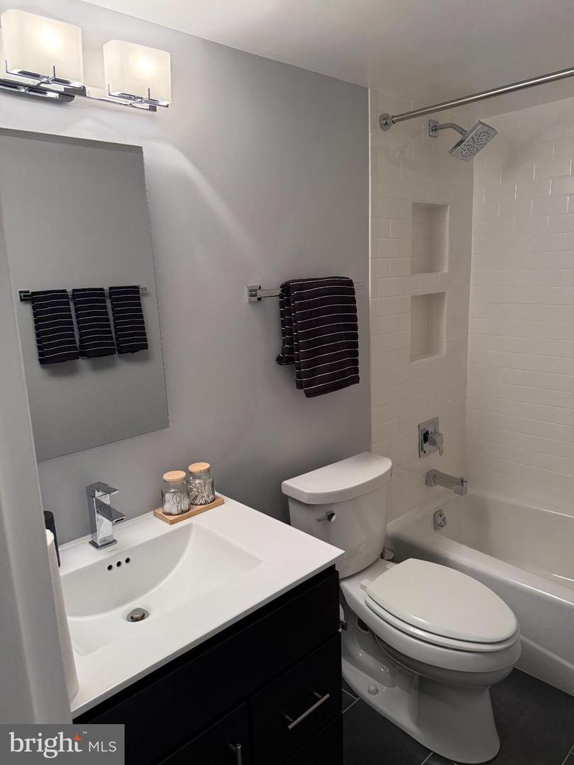 3101 S MANCHESTER ST #415, FALLS CHURCH, Virginia 22044, 2 Bedrooms Bedrooms, ,1 BathroomBathrooms,Residential,For sale,3101 S MANCHESTER ST #415,VAFX2275566 MLS # VAFX2275566