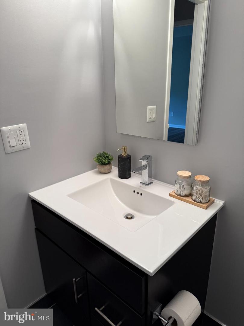 3101 S MANCHESTER ST #415, FALLS CHURCH, Virginia 22044, 2 Bedrooms Bedrooms, ,1 BathroomBathrooms,Residential,For sale,3101 S MANCHESTER ST #415,VAFX2275566 MLS # VAFX2275566