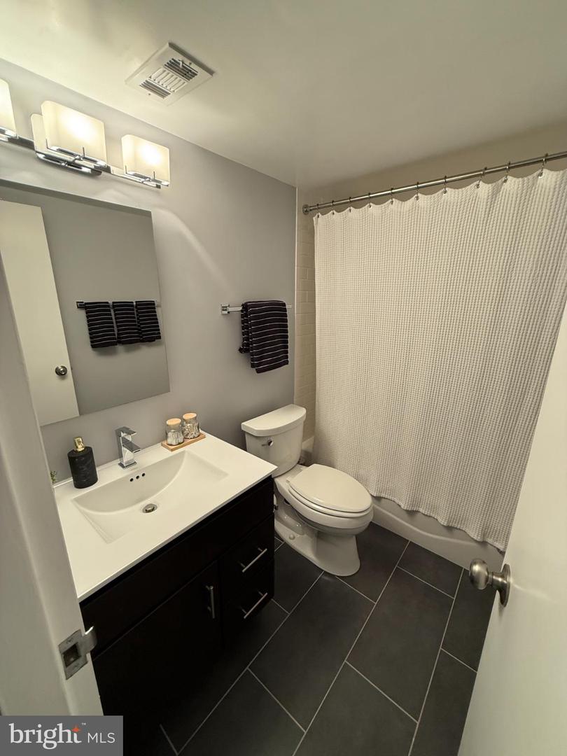 3101 S MANCHESTER ST #415, FALLS CHURCH, Virginia 22044, 2 Bedrooms Bedrooms, ,1 BathroomBathrooms,Residential,For sale,3101 S MANCHESTER ST #415,VAFX2275566 MLS # VAFX2275566