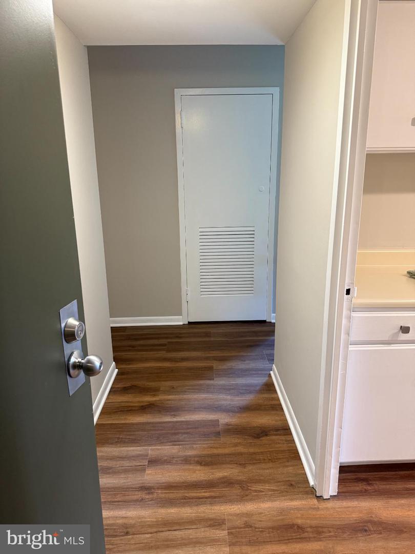 3101 S MANCHESTER ST #415, FALLS CHURCH, Virginia 22044, 2 Bedrooms Bedrooms, ,1 BathroomBathrooms,Residential,For sale,3101 S MANCHESTER ST #415,VAFX2275566 MLS # VAFX2275566