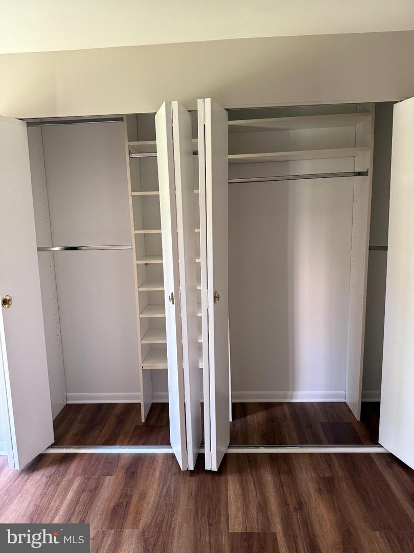 3101 S MANCHESTER ST #415, FALLS CHURCH, Virginia 22044, 2 Bedrooms Bedrooms, ,1 BathroomBathrooms,Residential,For sale,3101 S MANCHESTER ST #415,VAFX2275566 MLS # VAFX2275566