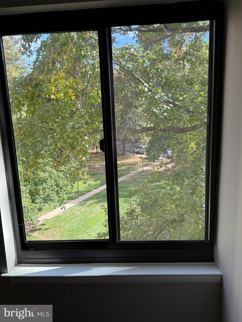 3101 S MANCHESTER ST #415, FALLS CHURCH, Virginia 22044, 2 Bedrooms Bedrooms, ,1 BathroomBathrooms,Residential,For sale,3101 S MANCHESTER ST #415,VAFX2275566 MLS # VAFX2275566