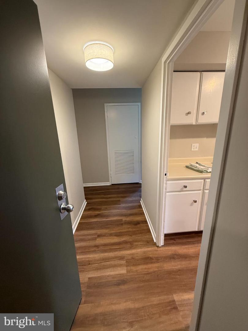 3101 S MANCHESTER ST #415, FALLS CHURCH, Virginia 22044, 2 Bedrooms Bedrooms, ,1 BathroomBathrooms,Residential,For sale,3101 S MANCHESTER ST #415,VAFX2275566 MLS # VAFX2275566