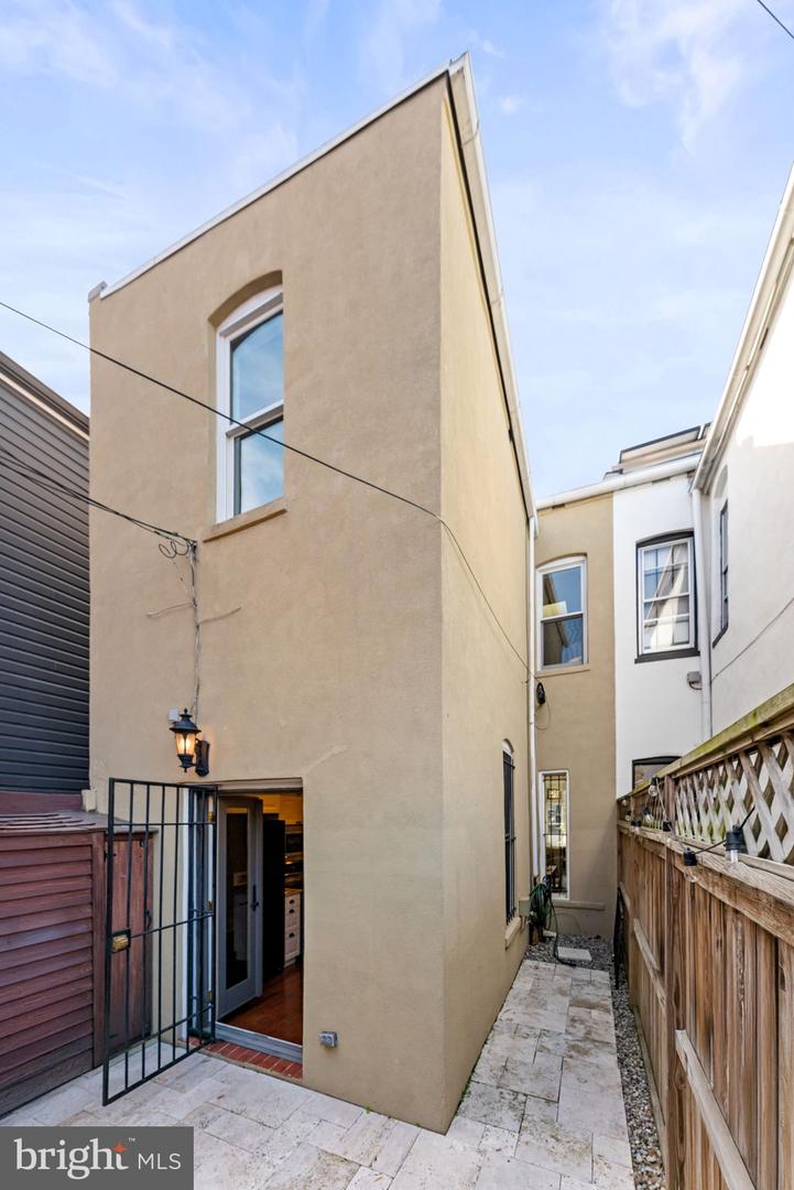 1218 G ST SE, WASHINGTON, District Of Columbia 20003, 3 Bedrooms Bedrooms, ,1 BathroomBathrooms,Residential,For sale,1218 G ST SE,DCDC2228240 MLS # DCDC2228240