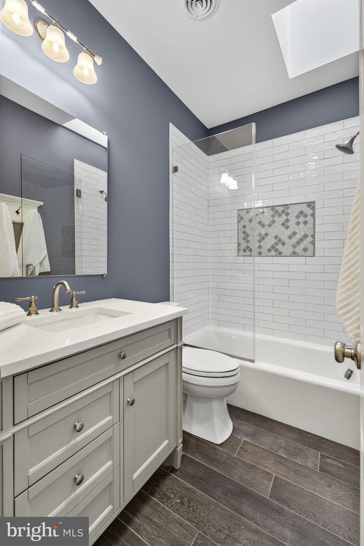 1218 G ST SE, WASHINGTON, District Of Columbia 20003, 3 Bedrooms Bedrooms, ,1 BathroomBathrooms,Residential,For sale,1218 G ST SE,DCDC2228240 MLS # DCDC2228240