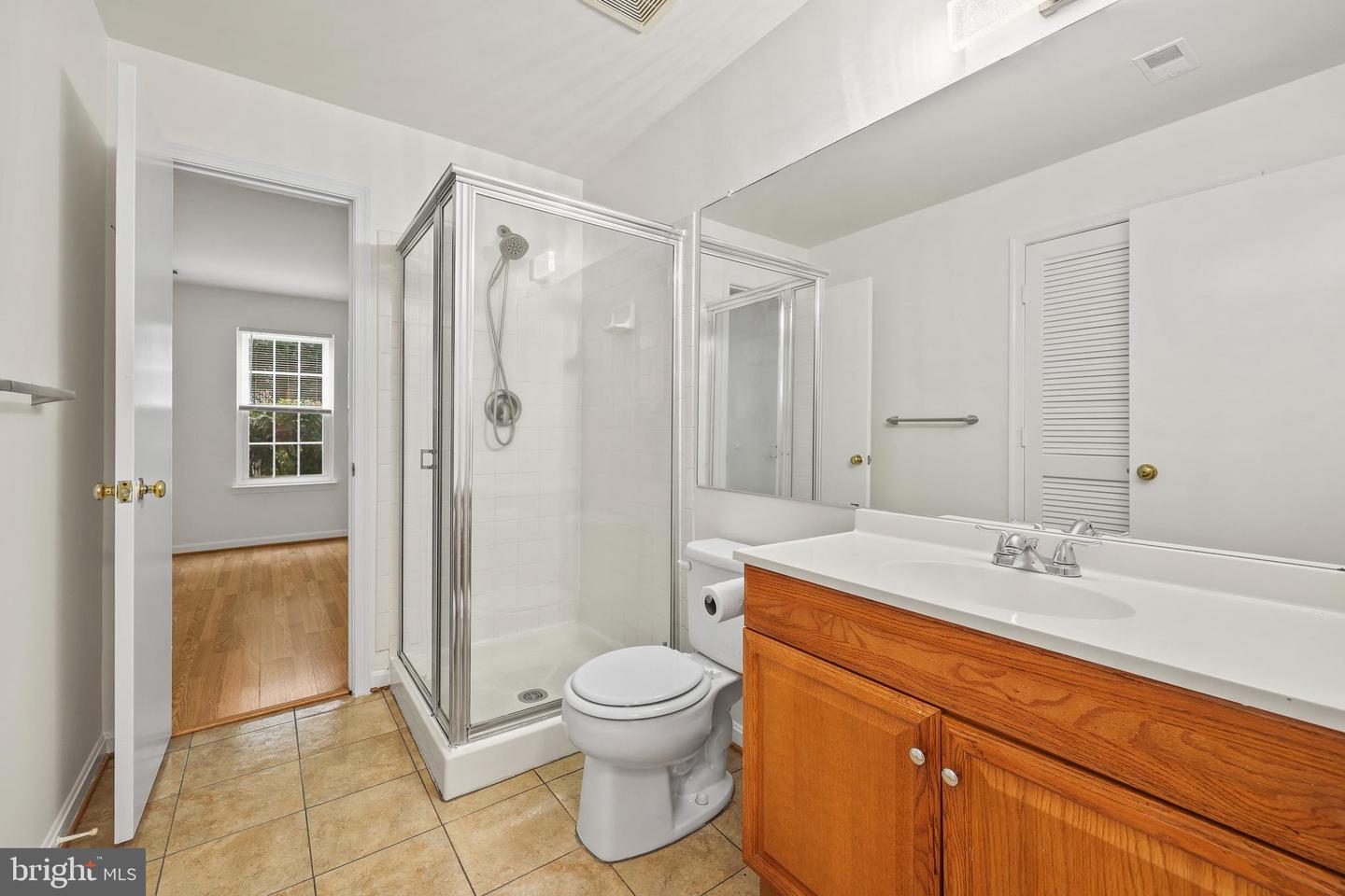 1037 GARDENVIEW LOOP #101, WOODBRIDGE, Virginia 22191, 2 Bedrooms Bedrooms, ,2 BathroomsBathrooms,Residential,For sale,1037 GARDENVIEW LOOP #101,VAPW2106540 MLS # VAPW2106540