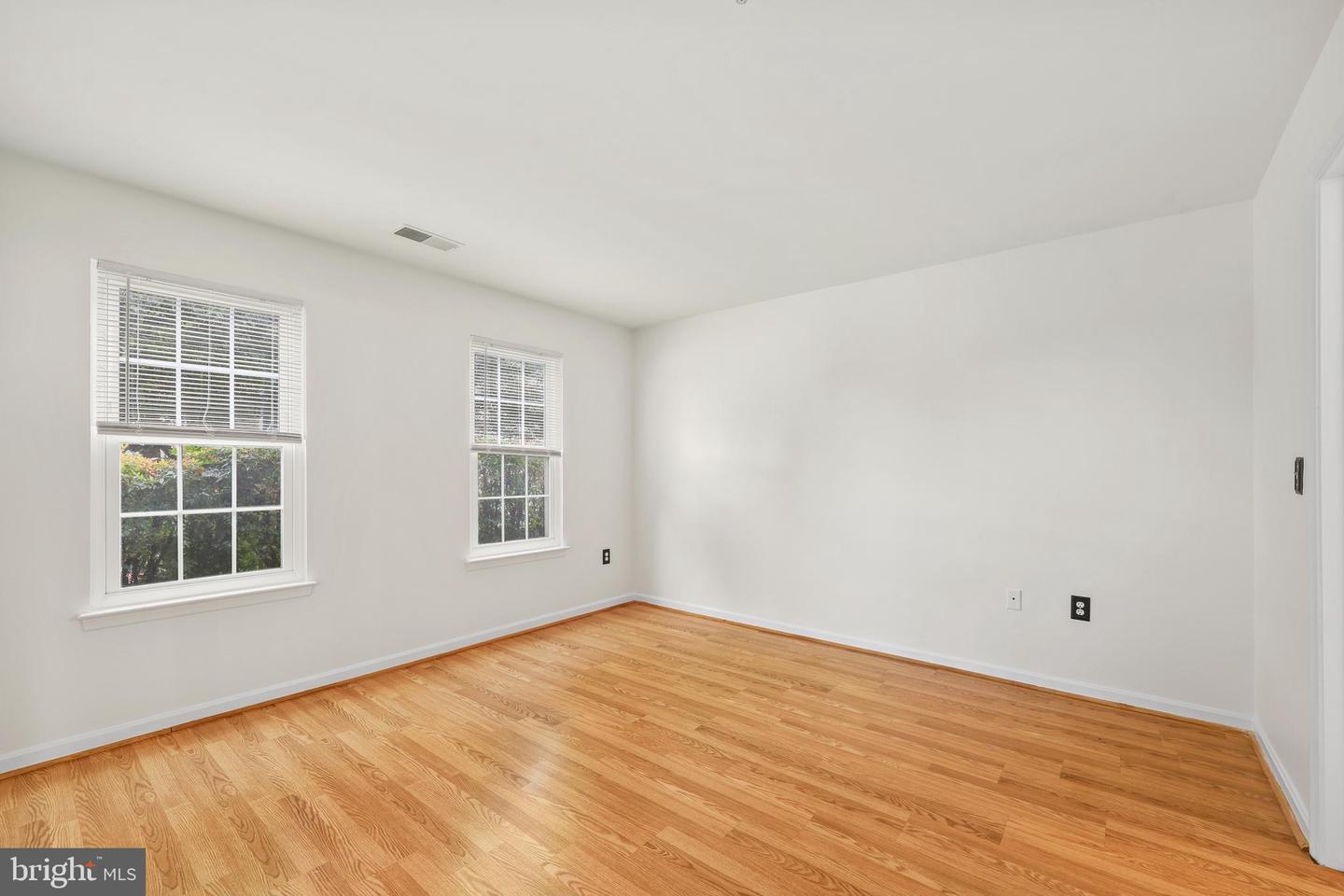 1037 GARDENVIEW LOOP #101, WOODBRIDGE, Virginia 22191, 2 Bedrooms Bedrooms, ,2 BathroomsBathrooms,Residential,For sale,1037 GARDENVIEW LOOP #101,VAPW2106540 MLS # VAPW2106540