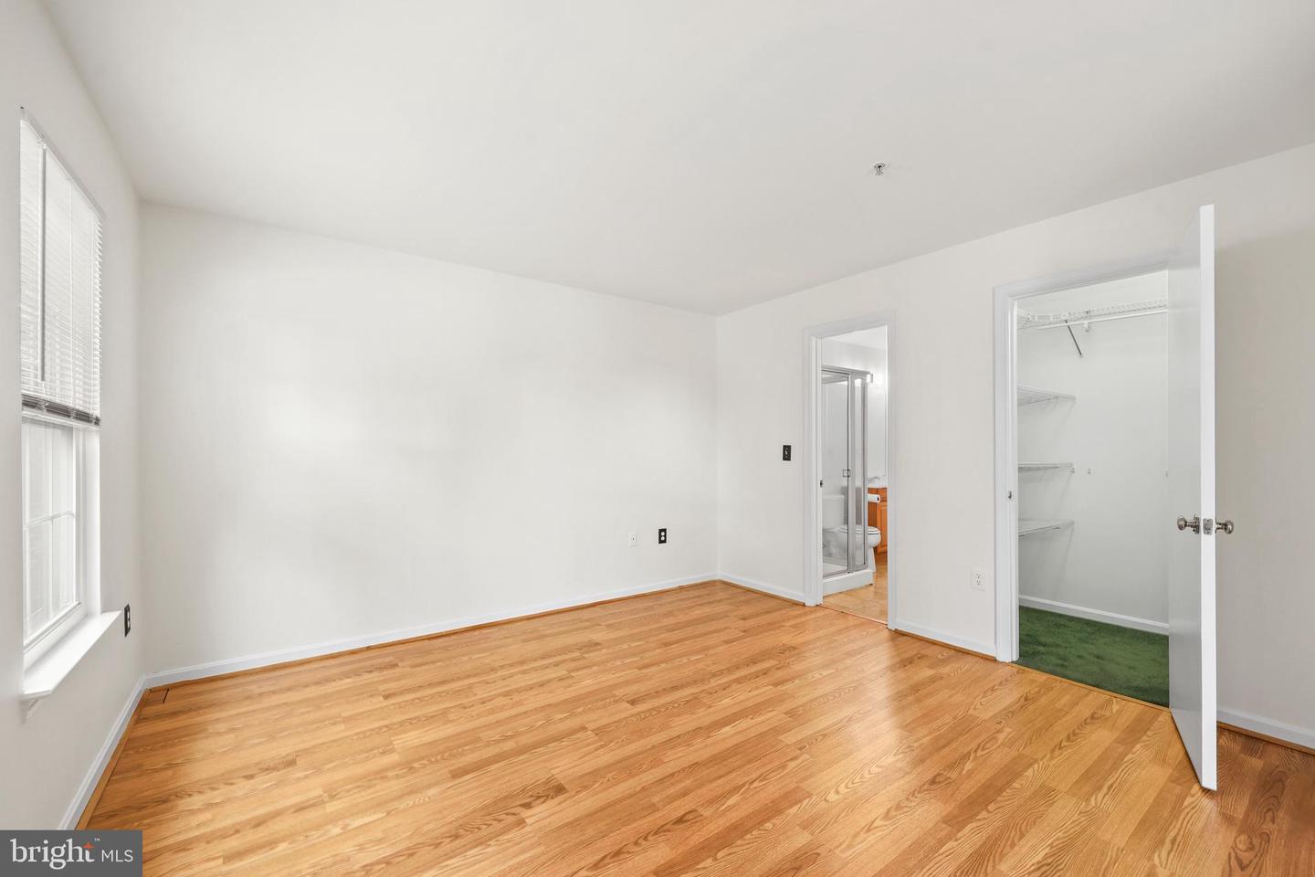 1037 GARDENVIEW LOOP #101, WOODBRIDGE, Virginia 22191, 2 Bedrooms Bedrooms, ,2 BathroomsBathrooms,Residential,For sale,1037 GARDENVIEW LOOP #101,VAPW2106540 MLS # VAPW2106540