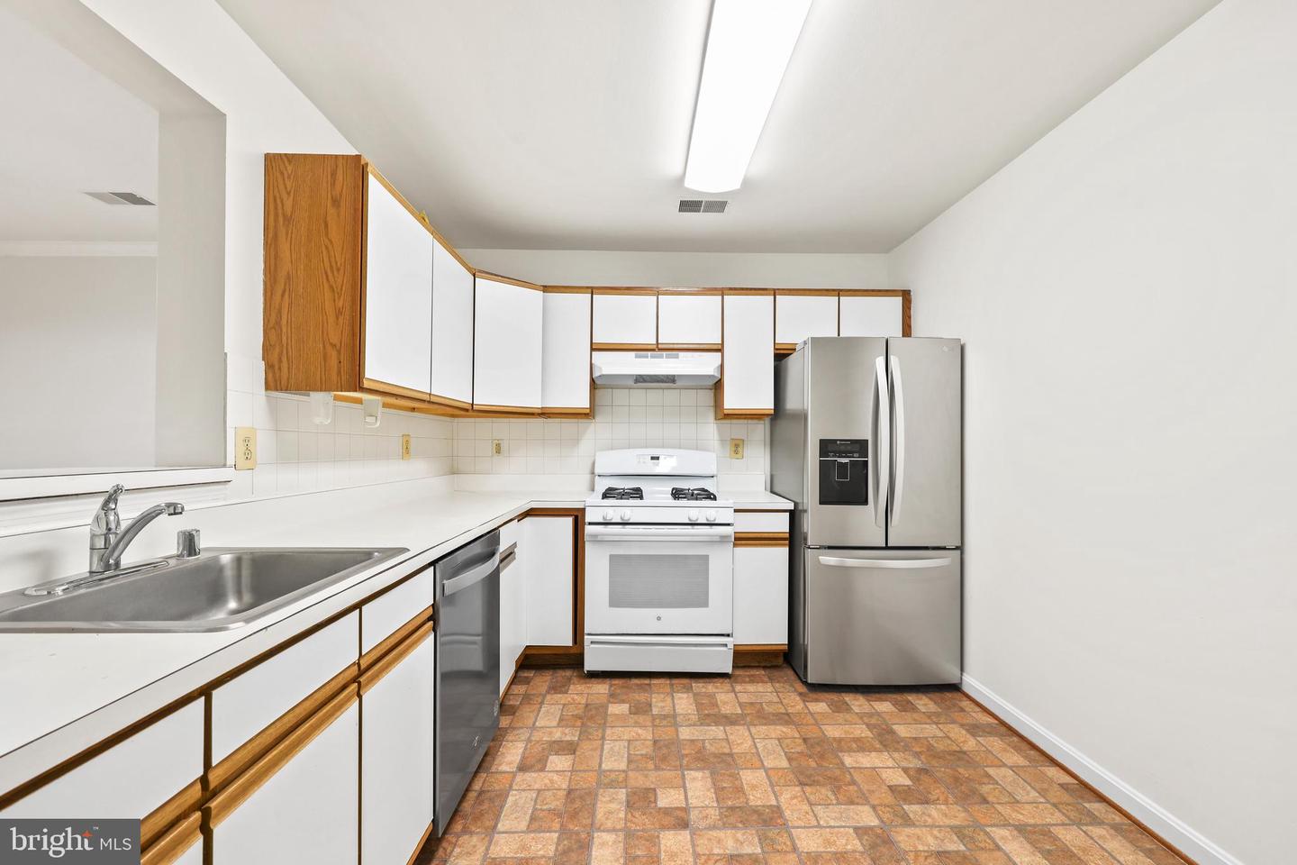 1037 GARDENVIEW LOOP #101, WOODBRIDGE, Virginia 22191, 2 Bedrooms Bedrooms, ,2 BathroomsBathrooms,Residential,For sale,1037 GARDENVIEW LOOP #101,VAPW2106540 MLS # VAPW2106540