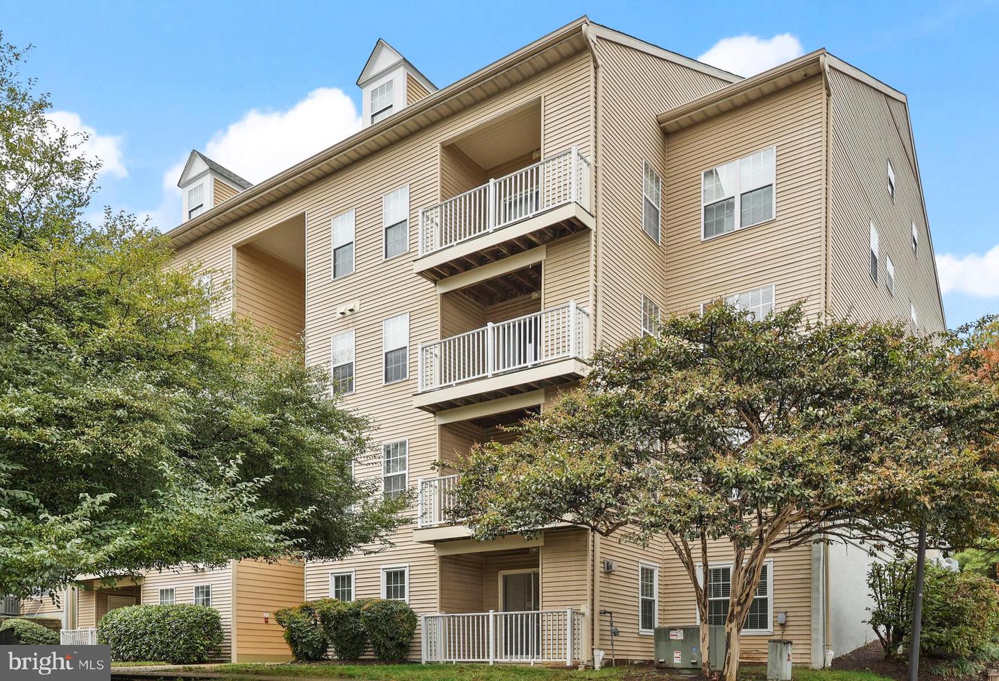 1037 GARDENVIEW LOOP #101, WOODBRIDGE, Virginia 22191, 2 Bedrooms Bedrooms, ,2 BathroomsBathrooms,Residential,For sale,1037 GARDENVIEW LOOP #101,VAPW2106540 MLS # VAPW2106540