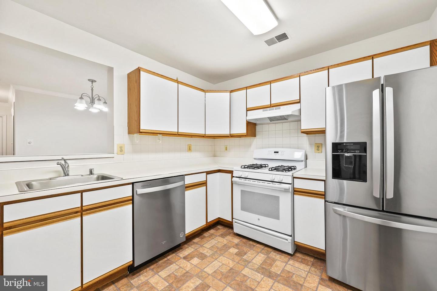 1037 GARDENVIEW LOOP #101, WOODBRIDGE, Virginia 22191, 2 Bedrooms Bedrooms, ,2 BathroomsBathrooms,Residential,For sale,1037 GARDENVIEW LOOP #101,VAPW2106540 MLS # VAPW2106540