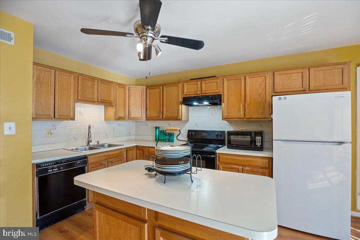 201 STONEY BROOK CT, STAFFORD, Virginia 22554, 3 Bedrooms Bedrooms, ,3 BathroomsBathrooms,Residential,For sale,201 STONEY BROOK CT,VAST2043728 MLS # VAST2043728