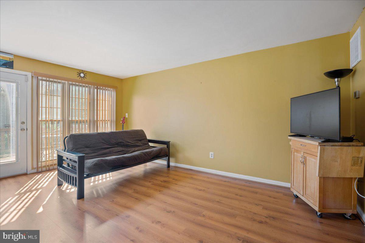 201 STONEY BROOK CT, STAFFORD, Virginia 22554, 3 Bedrooms Bedrooms, ,3 BathroomsBathrooms,Residential,For sale,201 STONEY BROOK CT,VAST2043728 MLS # VAST2043728