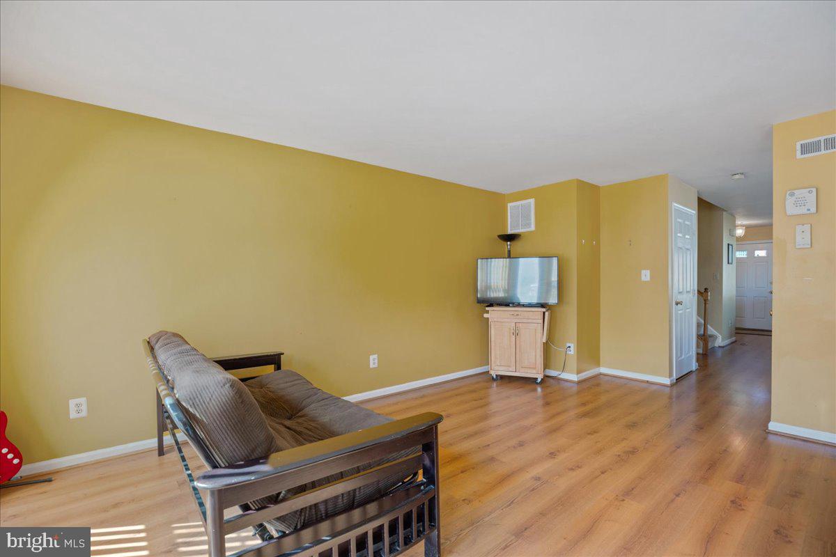 201 STONEY BROOK CT, STAFFORD, Virginia 22554, 3 Bedrooms Bedrooms, ,3 BathroomsBathrooms,Residential,For sale,201 STONEY BROOK CT,VAST2043728 MLS # VAST2043728