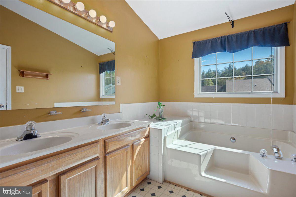 201 STONEY BROOK CT, STAFFORD, Virginia 22554, 3 Bedrooms Bedrooms, ,3 BathroomsBathrooms,Residential,For sale,201 STONEY BROOK CT,VAST2043728 MLS # VAST2043728