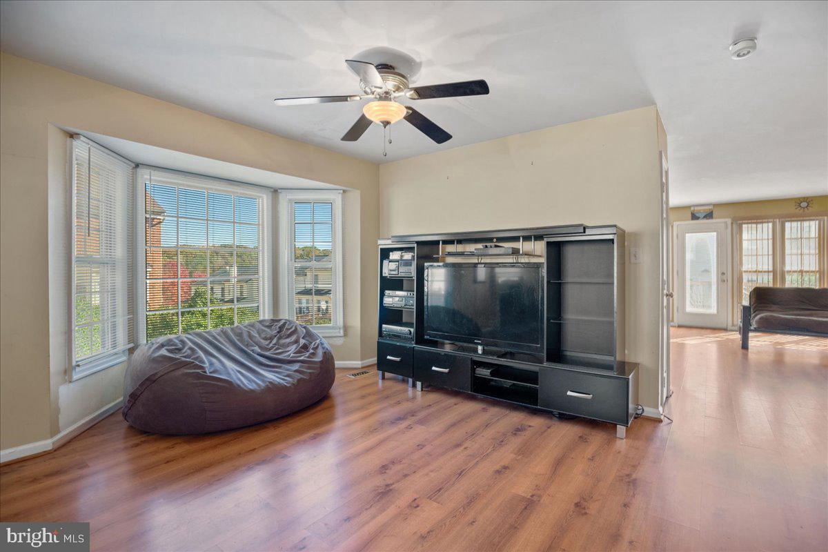 201 STONEY BROOK CT, STAFFORD, Virginia 22554, 3 Bedrooms Bedrooms, ,3 BathroomsBathrooms,Residential,For sale,201 STONEY BROOK CT,VAST2043728 MLS # VAST2043728