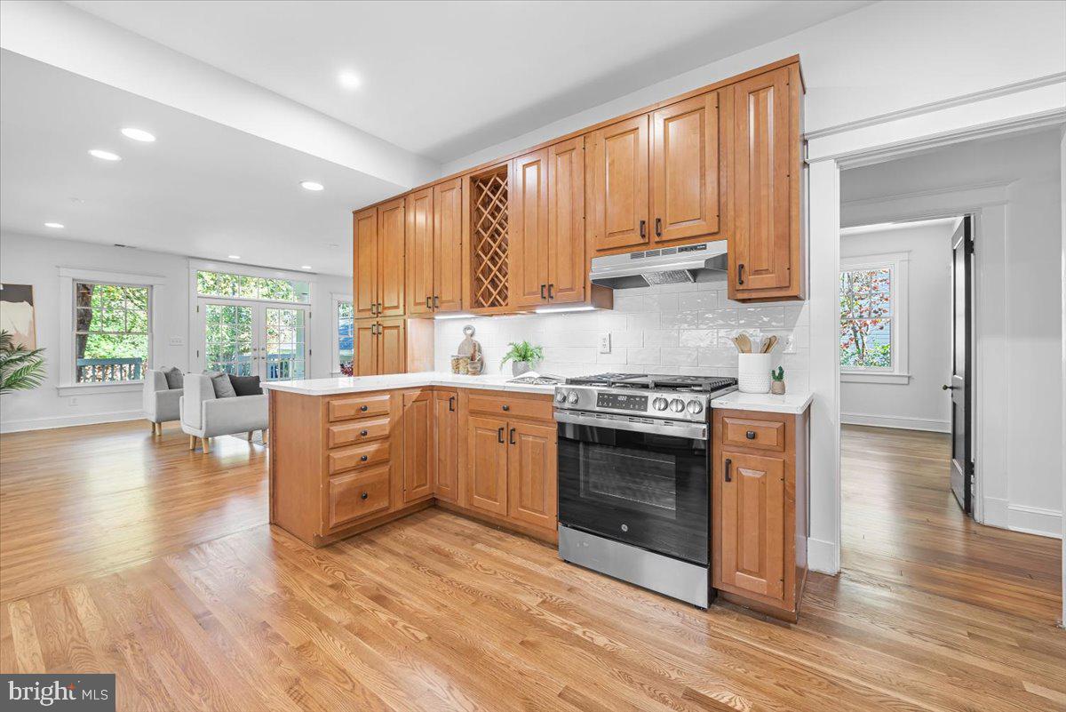 4937 BRANDYWINE ST NW, WASHINGTON, District Of Columbia 20016, 5 Bedrooms Bedrooms, ,3 BathroomsBathrooms,Residential,For sale,4937 BRANDYWINE ST NW,DCDC2228382 MLS # DCDC2228382