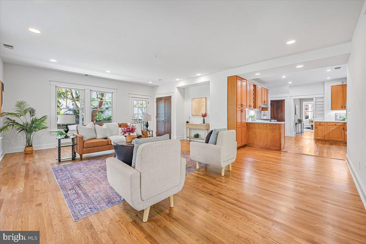 4937 BRANDYWINE ST NW, WASHINGTON, District Of Columbia 20016, 5 Bedrooms Bedrooms, ,3 BathroomsBathrooms,Residential,For sale,4937 BRANDYWINE ST NW,DCDC2228382 MLS # DCDC2228382