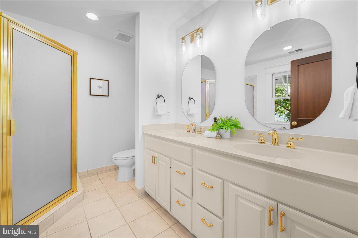 4937 BRANDYWINE ST NW, WASHINGTON, District Of Columbia 20016, 5 Bedrooms Bedrooms, ,3 BathroomsBathrooms,Residential,For sale,4937 BRANDYWINE ST NW,DCDC2228382 MLS # DCDC2228382