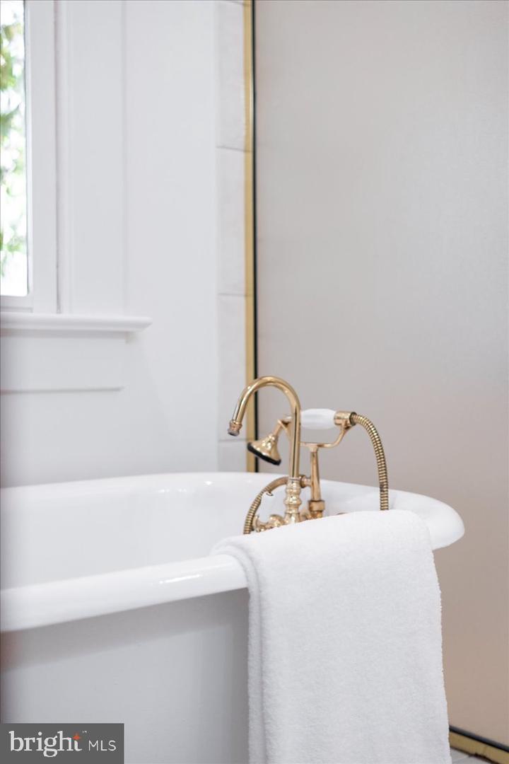 4937 BRANDYWINE ST NW, WASHINGTON, District Of Columbia 20016, 5 Bedrooms Bedrooms, ,3 BathroomsBathrooms,Residential,For sale,4937 BRANDYWINE ST NW,DCDC2228382 MLS # DCDC2228382