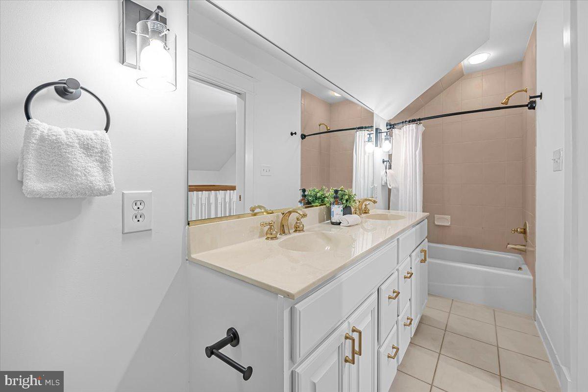 4937 BRANDYWINE ST NW, WASHINGTON, District Of Columbia 20016, 5 Bedrooms Bedrooms, ,3 BathroomsBathrooms,Residential,For sale,4937 BRANDYWINE ST NW,DCDC2228382 MLS # DCDC2228382