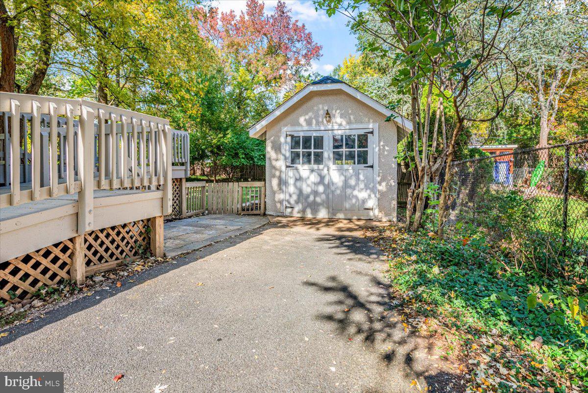 4937 BRANDYWINE ST NW, WASHINGTON, District Of Columbia 20016, 5 Bedrooms Bedrooms, ,3 BathroomsBathrooms,Residential,For sale,4937 BRANDYWINE ST NW,DCDC2228382 MLS # DCDC2228382