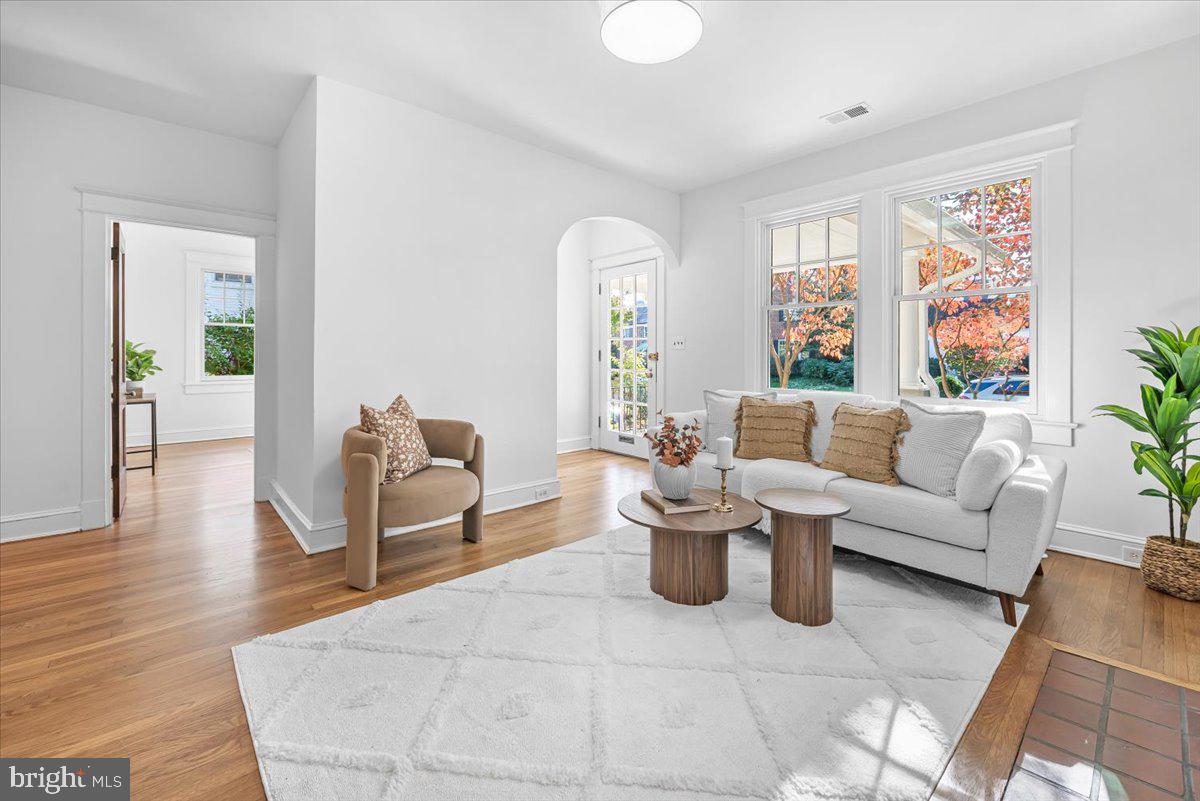 4937 BRANDYWINE ST NW, WASHINGTON, District Of Columbia 20016, 5 Bedrooms Bedrooms, ,3 BathroomsBathrooms,Residential,For sale,4937 BRANDYWINE ST NW,DCDC2228382 MLS # DCDC2228382