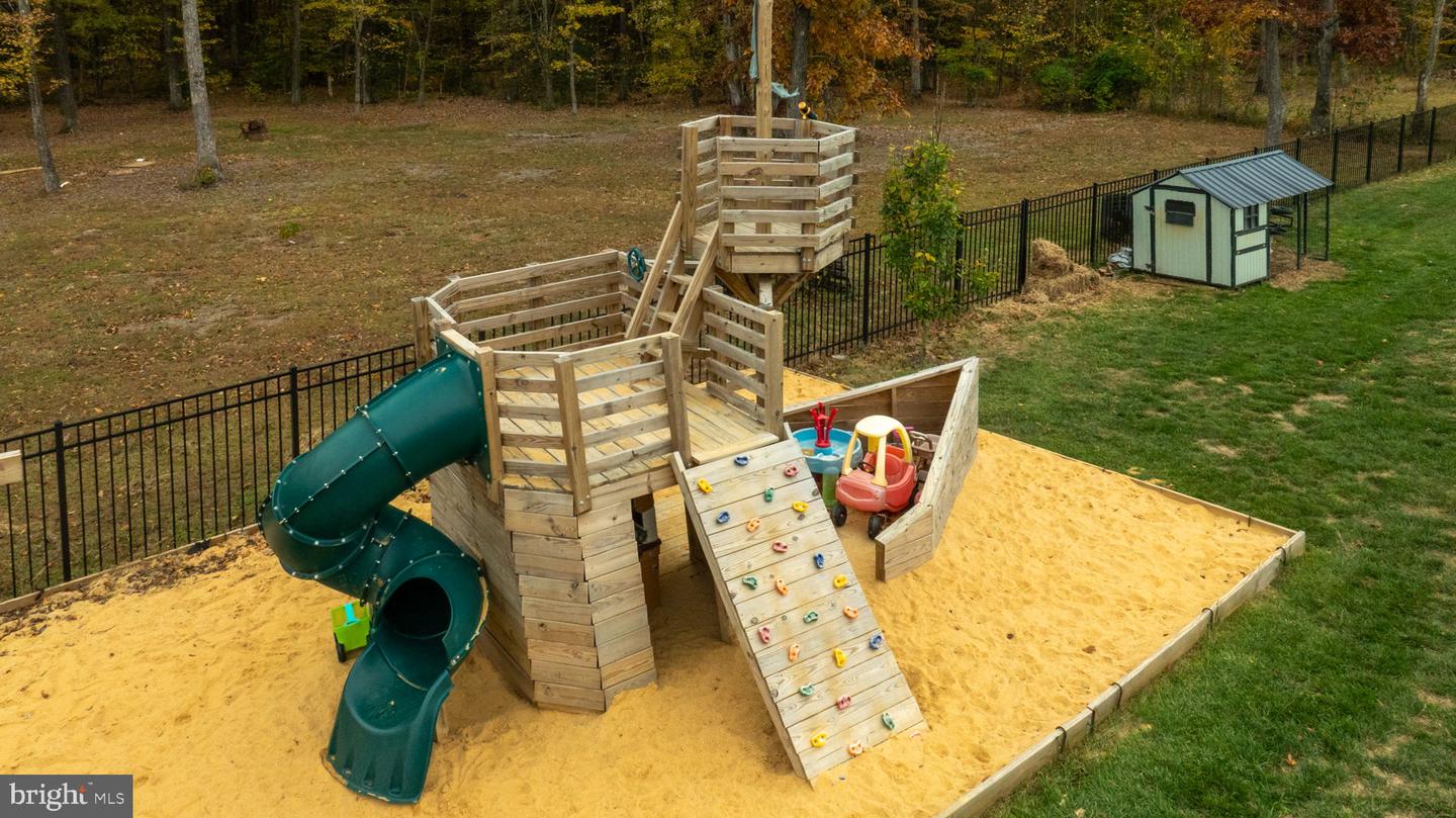 151 MOFFETT LN, FREDERICKSBURG, Virginia 22406, 5 Bedrooms Bedrooms, 13 Rooms Rooms,4 BathroomsBathrooms,Residential,For sale,151 MOFFETT LN,VAST2043732 MLS # VAST2043732