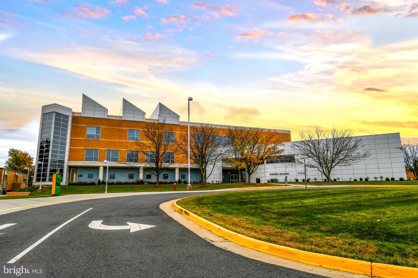 46699 PARAGON TER, STERLING, Virginia 20164, 4 Bedrooms Bedrooms, 8 Rooms Rooms,2 BathroomsBathrooms,Residential,For sale,46699 PARAGON TER,VALO2109434 MLS # VALO2109434