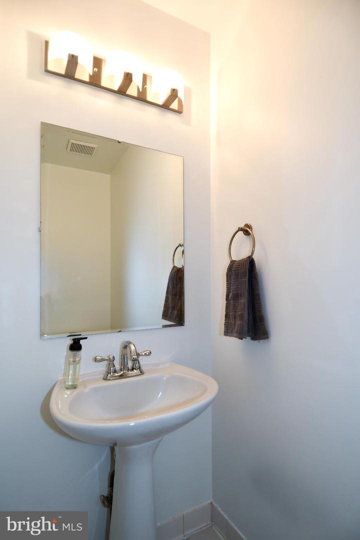 46699 PARAGON TER, STERLING, Virginia 20164, 4 Bedrooms Bedrooms, 8 Rooms Rooms,2 BathroomsBathrooms,Residential,For sale,46699 PARAGON TER,VALO2109434 MLS # VALO2109434