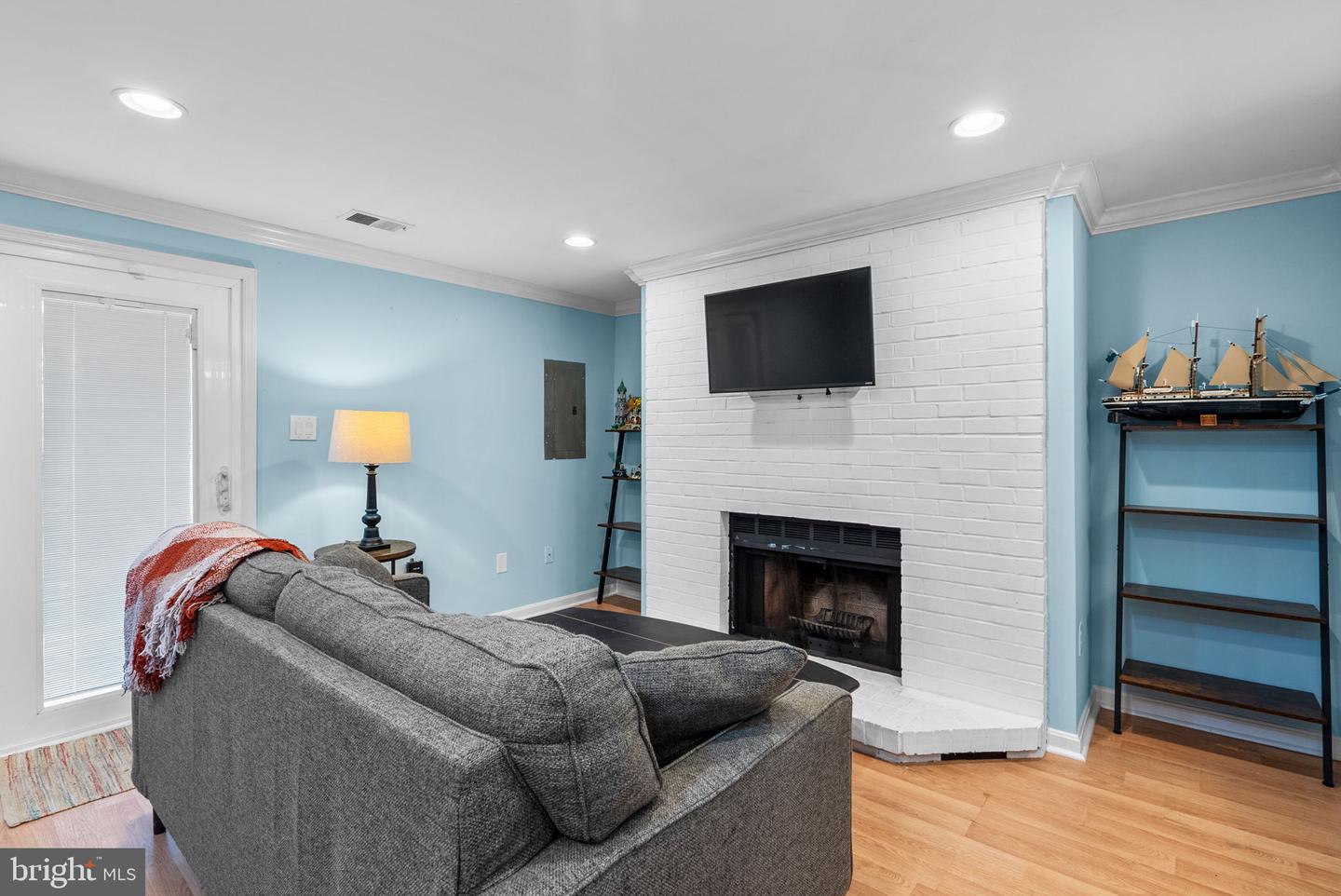 6045 CROWN ROYAL CIR, ALEXANDRIA, Virginia 22310, 3 Bedrooms Bedrooms, ,2 BathroomsBathrooms,Residential,For sale,6045 CROWN ROYAL CIR,VAFX2275024 MLS # VAFX2275024 6045 CROWN ROYAL CIR, ALEXANDRIA, Virginia 22310, 3 Bedrooms Bedrooms, ,2 BathroomsBathrooms,Residential,For sale,6045 CROWN ROYAL CIR,VAFX2275024 MLS # VAFX2275024