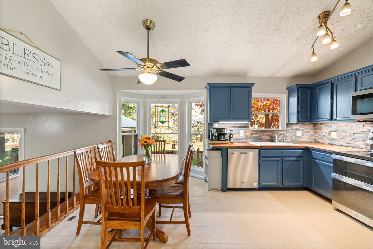 35 WOODS EDGE CT, STAFFORD, Virginia 22554, 5 Bedrooms Bedrooms, ,3 BathroomsBathrooms,Residential,For sale,35 WOODS EDGE CT,VAST2043598 MLS # VAST2043598