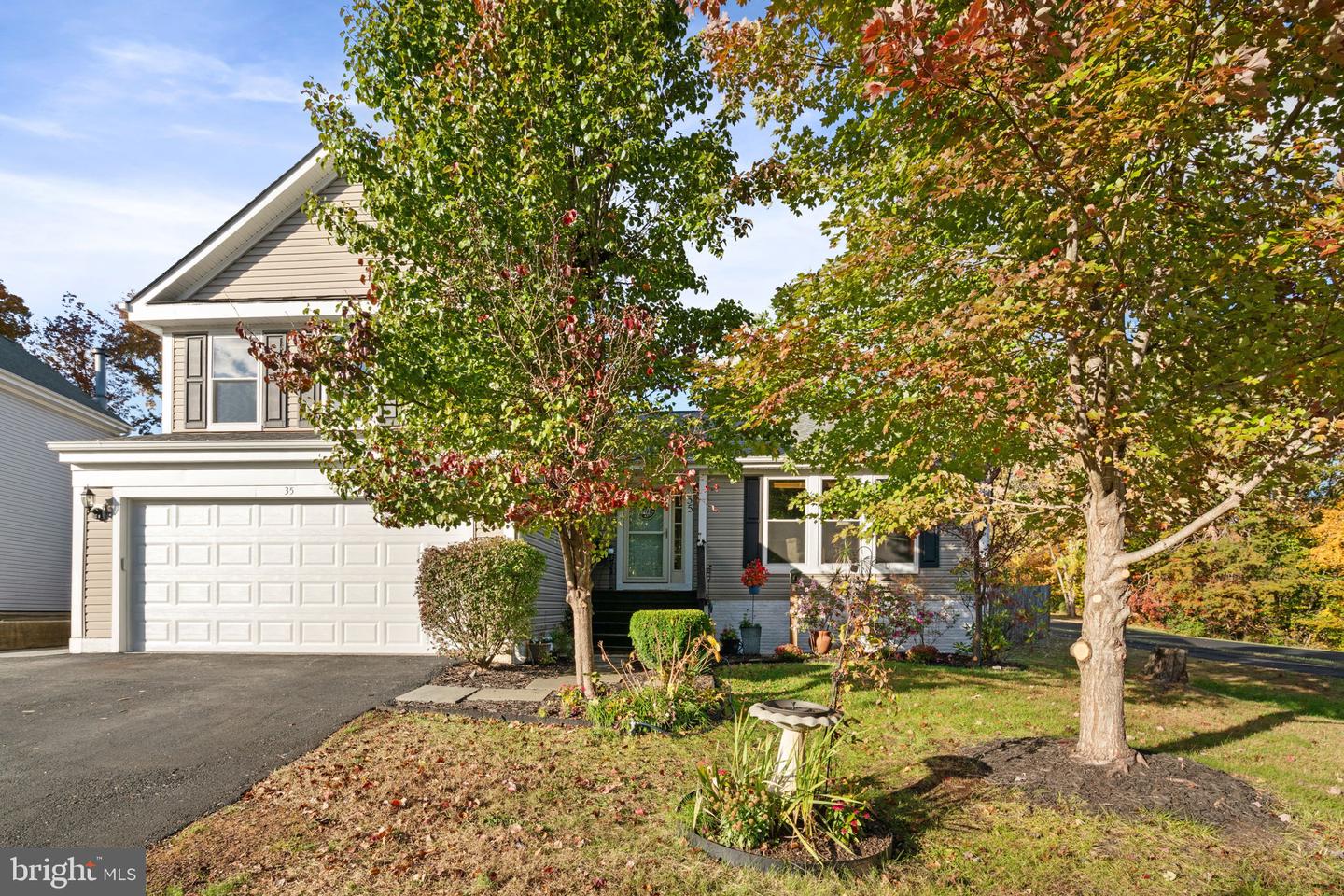 35 WOODS EDGE CT, STAFFORD, Virginia 22554, 5 Bedrooms Bedrooms, ,3 BathroomsBathrooms,Residential,For sale,35 WOODS EDGE CT,VAST2043598 MLS # VAST2043598