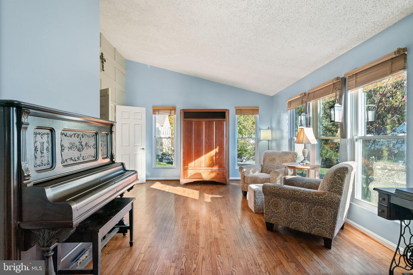 35 WOODS EDGE CT, STAFFORD, Virginia 22554, 5 Bedrooms Bedrooms, ,3 BathroomsBathrooms,Residential,For sale,35 WOODS EDGE CT,VAST2043598 MLS # VAST2043598