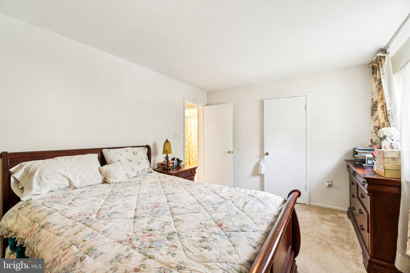 7370 LEE HWY #204, FALLS CHURCH, Virginia 22046, 2 Bedrooms Bedrooms, ,1 BathroomBathrooms,Residential,For sale,7370 LEE HWY #204,VAFX2275836 MLS # VAFX2275836 7370 LEE HWY #204, FALLS CHURCH, Virginia 22046, 2 Bedrooms Bedrooms, ,1 BathroomBathrooms,Residential,For sale,7370 LEE HWY #204,VAFX2275836 MLS # VAFX2275836