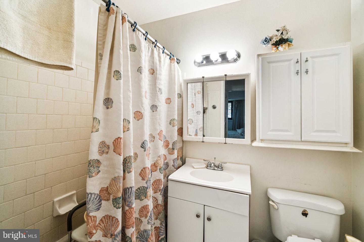7370 LEE HWY #204, FALLS CHURCH, Virginia 22046, 2 Bedrooms Bedrooms, ,1 BathroomBathrooms,Residential,For sale,7370 LEE HWY #204,VAFX2275836 MLS # VAFX2275836 7370 LEE HWY #204, FALLS CHURCH, Virginia 22046, 2 Bedrooms Bedrooms, ,1 BathroomBathrooms,Residential,For sale,7370 LEE HWY #204,VAFX2275836 MLS # VAFX2275836