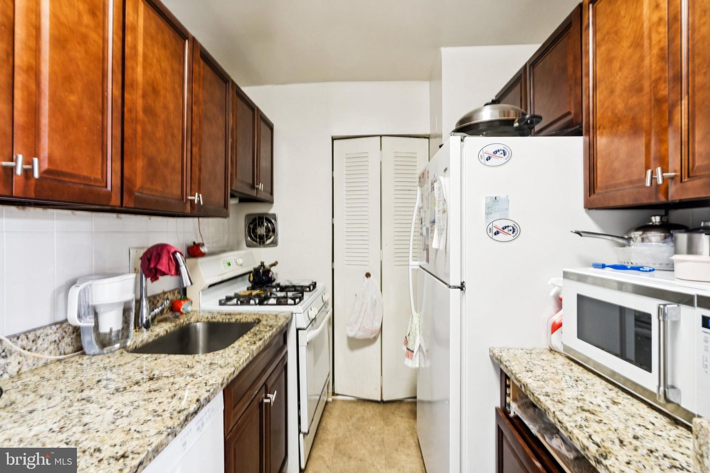 7370 LEE HWY #204, FALLS CHURCH, Virginia 22046, 2 Bedrooms Bedrooms, ,1 BathroomBathrooms,Residential,For sale,7370 LEE HWY #204,VAFX2275836 MLS # VAFX2275836 7370 LEE HWY #204, FALLS CHURCH, Virginia 22046, 2 Bedrooms Bedrooms, ,1 BathroomBathrooms,Residential,For sale,7370 LEE HWY #204,VAFX2275836 MLS # VAFX2275836