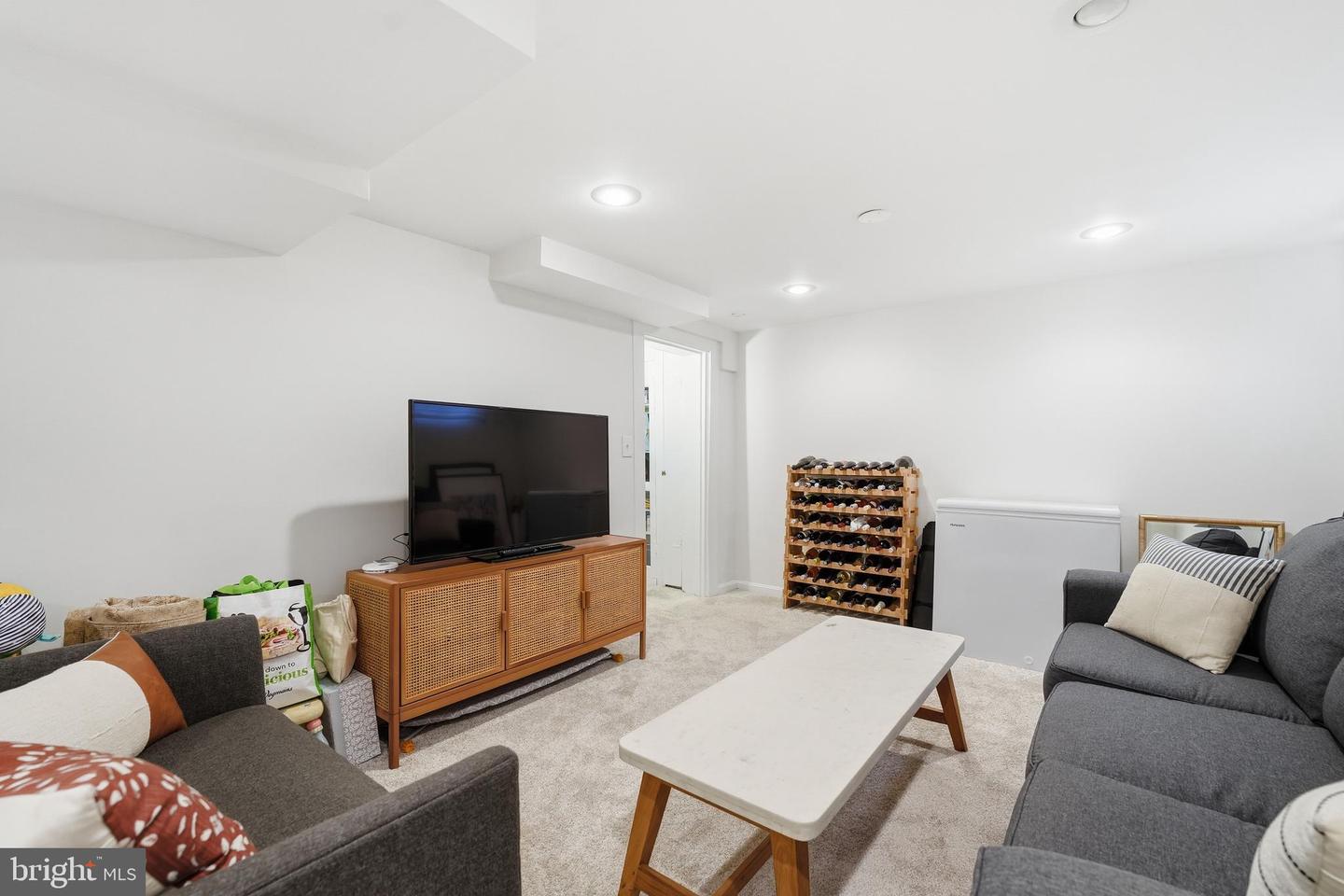 6032 GROVE DR, ALEXANDRIA, Virginia 22307, 3 Bedrooms Bedrooms, ,3 BathroomsBathrooms,Residential,For sale,6032 GROVE DR,VAFX2275974 MLS # VAFX2275974