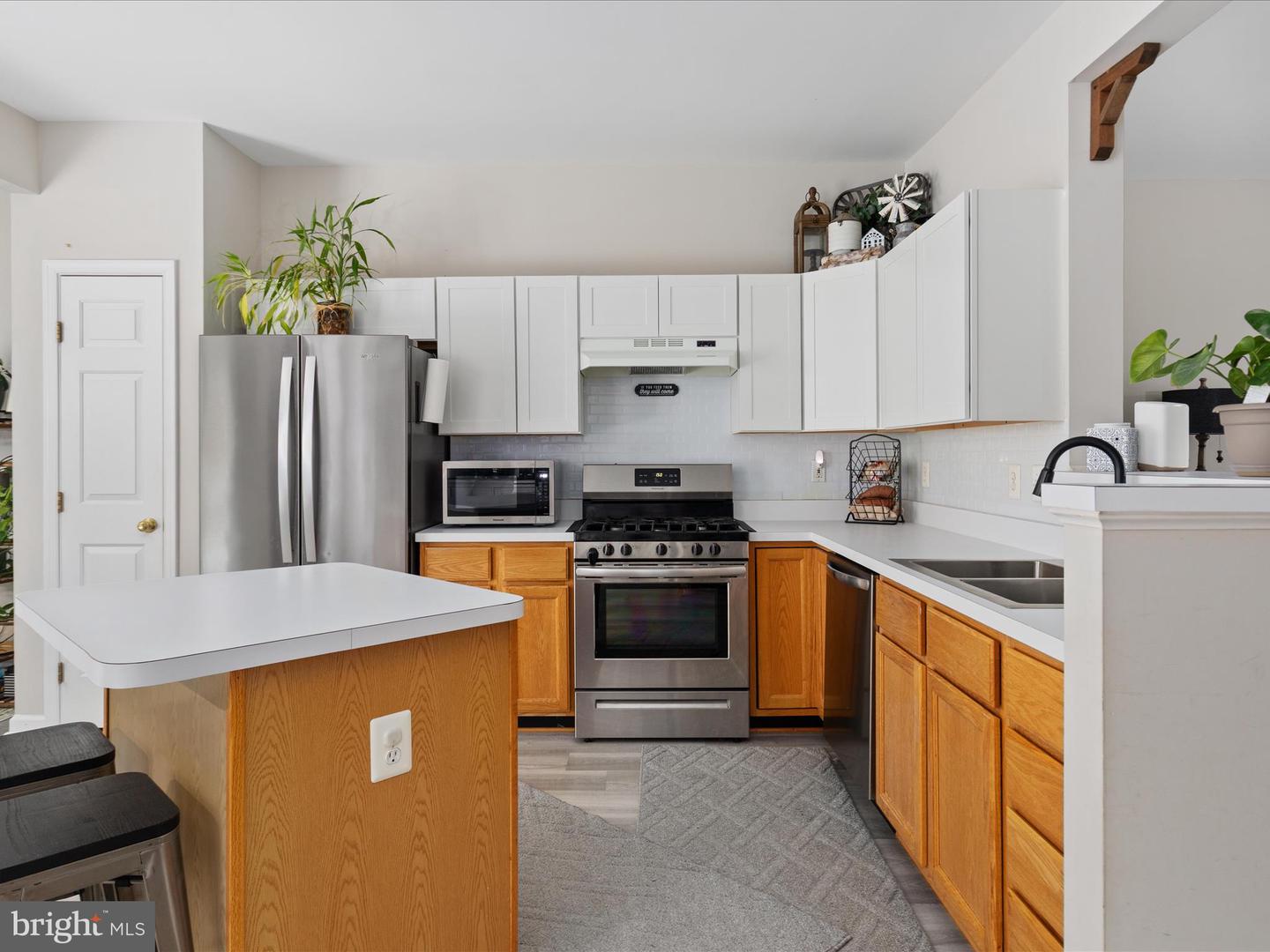 7002 MANAHOAC PL, GAINESVILLE, Virginia 20155, 3 Bedrooms Bedrooms, ,2 BathroomsBathrooms,Residential,For sale,7002 MANAHOAC PL,VAPW2106660 MLS # VAPW2106660