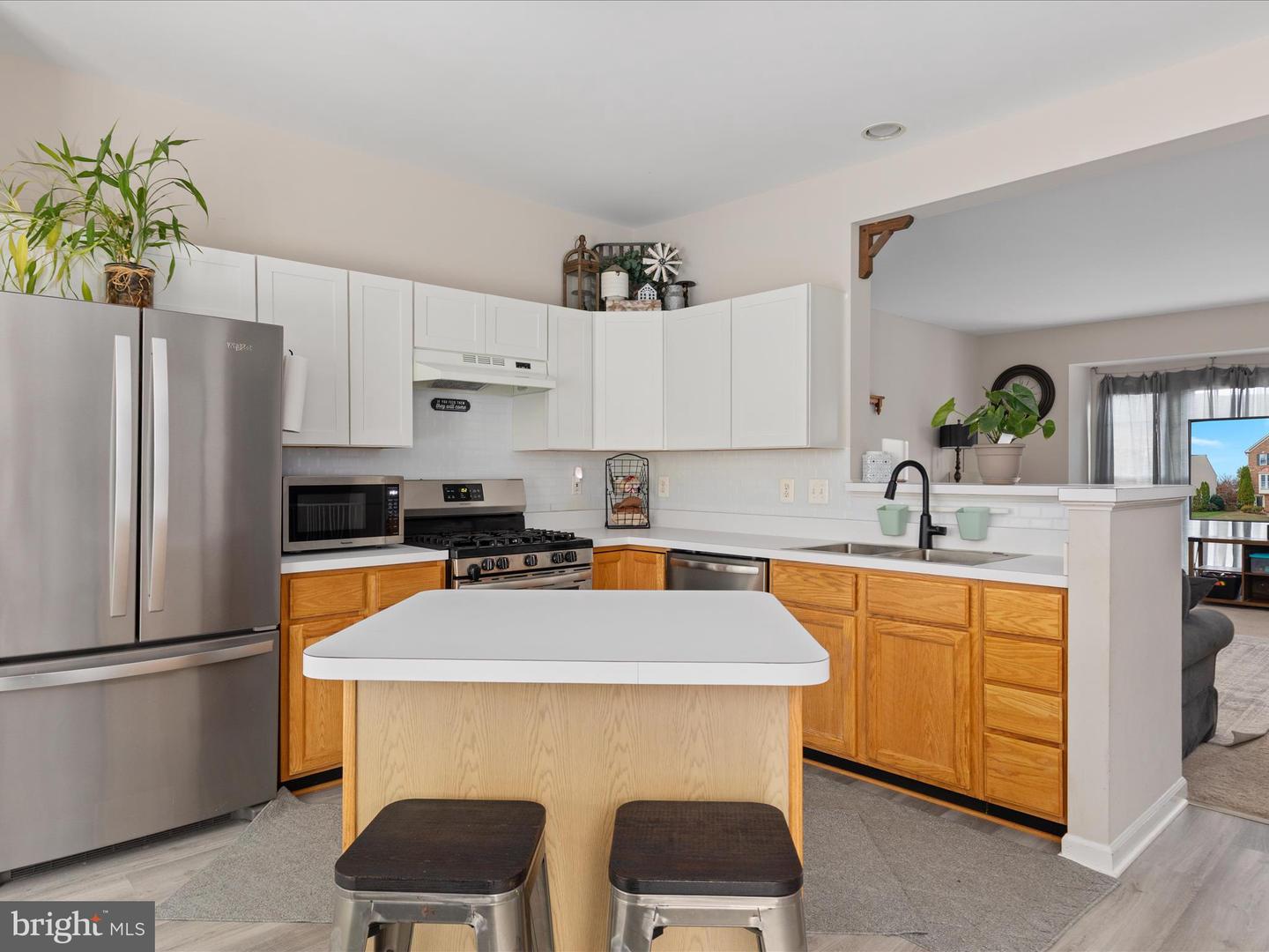 7002 MANAHOAC PL, GAINESVILLE, Virginia 20155, 3 Bedrooms Bedrooms, ,2 BathroomsBathrooms,Residential,For sale,7002 MANAHOAC PL,VAPW2106660 MLS # VAPW2106660