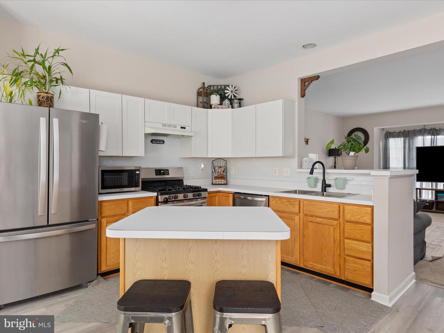 7002 MANAHOAC PL, GAINESVILLE, Virginia 20155, 3 Bedrooms Bedrooms, ,2 BathroomsBathrooms,Residential,For sale,7002 MANAHOAC PL,VAPW2106660 MLS # VAPW2106660