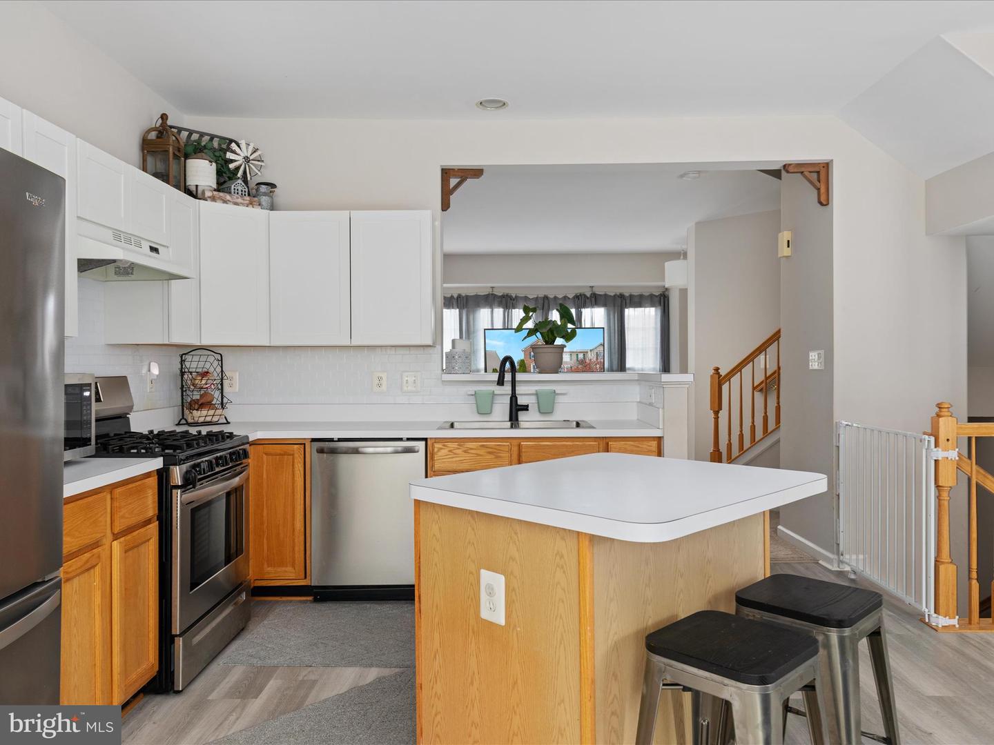 7002 MANAHOAC PL, GAINESVILLE, Virginia 20155, 3 Bedrooms Bedrooms, ,2 BathroomsBathrooms,Residential,For sale,7002 MANAHOAC PL,VAPW2106660 MLS # VAPW2106660