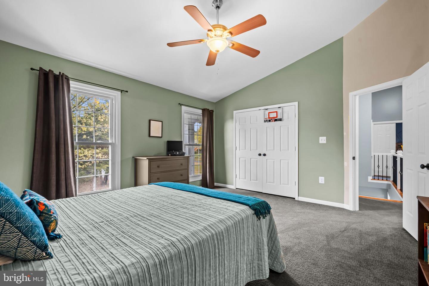 13127 FROG HOLLOW CT, HERNDON, Virginia 20171, 4 Bedrooms Bedrooms, ,3 BathroomsBathrooms,Residential,For sale,13127 FROG HOLLOW CT,VAFX2276222 MLS # VAFX2276222