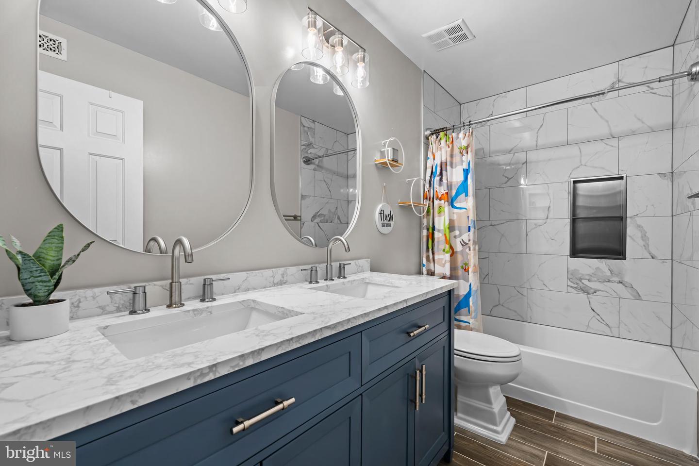 13127 FROG HOLLOW CT, HERNDON, Virginia 20171, 4 Bedrooms Bedrooms, ,3 BathroomsBathrooms,Residential,For sale,13127 FROG HOLLOW CT,VAFX2276222 MLS # VAFX2276222