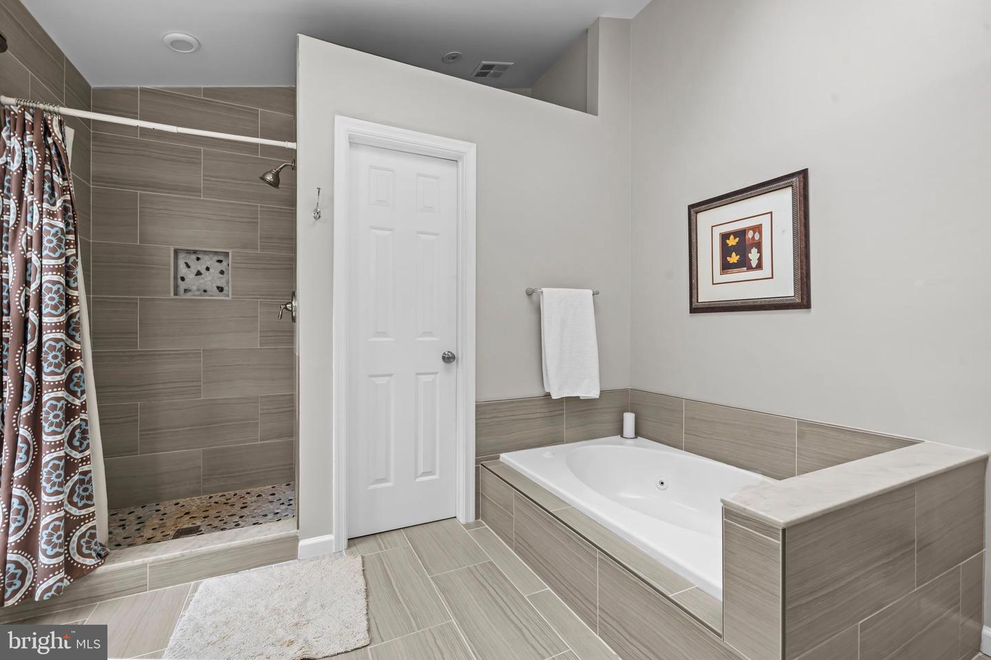 13127 FROG HOLLOW CT, HERNDON, Virginia 20171, 4 Bedrooms Bedrooms, ,3 BathroomsBathrooms,Residential,For sale,13127 FROG HOLLOW CT,VAFX2276222 MLS # VAFX2276222