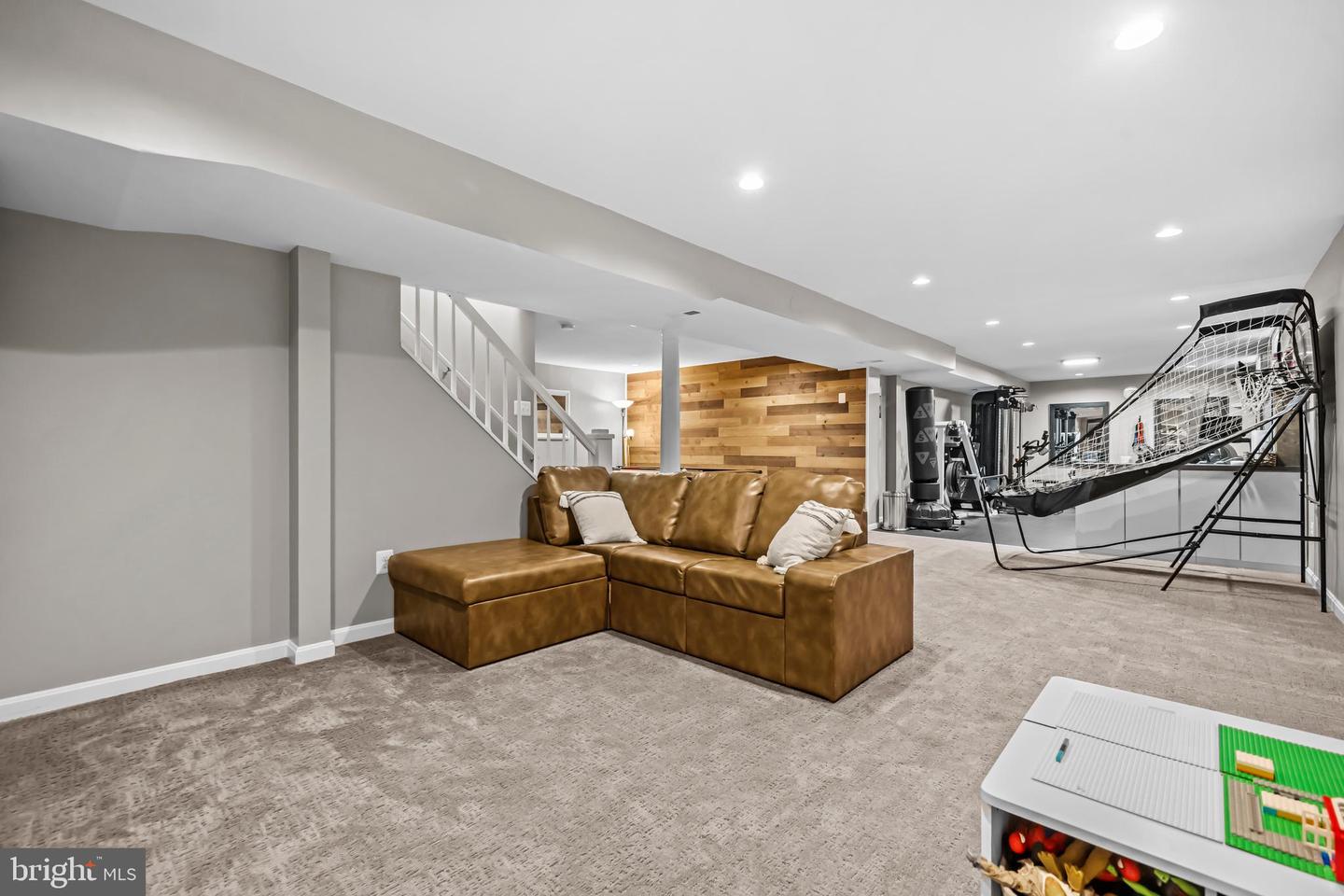 13127 FROG HOLLOW CT, HERNDON, Virginia 20171, 4 Bedrooms Bedrooms, ,3 BathroomsBathrooms,Residential,For sale,13127 FROG HOLLOW CT,VAFX2276222 MLS # VAFX2276222