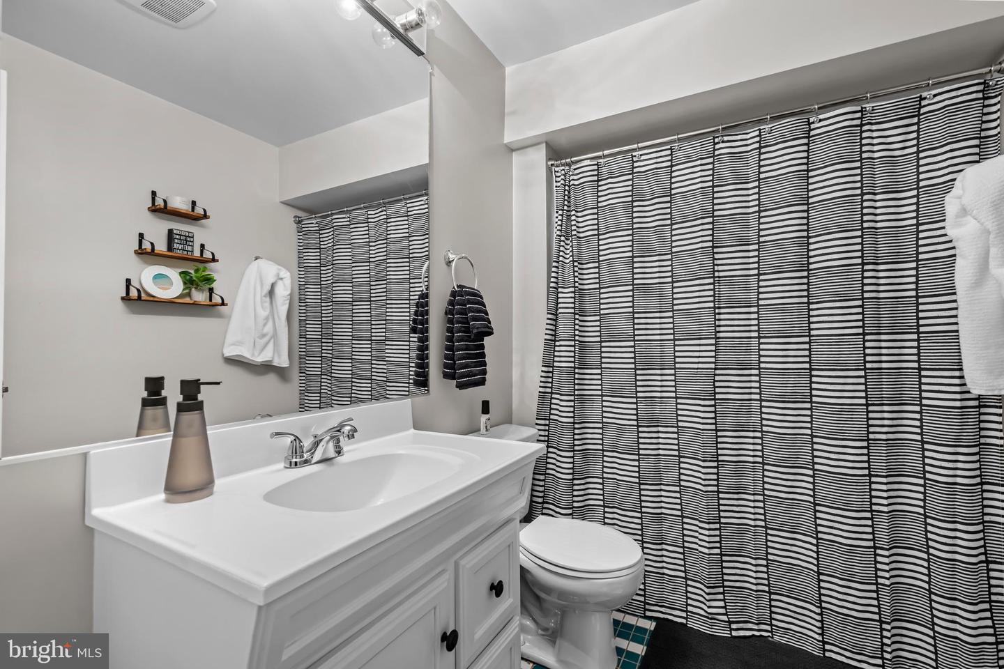 13127 FROG HOLLOW CT, HERNDON, Virginia 20171, 4 Bedrooms Bedrooms, ,3 BathroomsBathrooms,Residential,For sale,13127 FROG HOLLOW CT,VAFX2276222 MLS # VAFX2276222