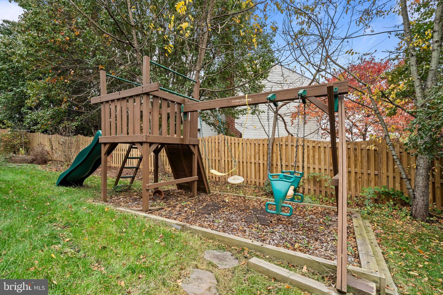 13127 FROG HOLLOW CT, HERNDON, Virginia 20171, 4 Bedrooms Bedrooms, ,3 BathroomsBathrooms,Residential,For sale,13127 FROG HOLLOW CT,VAFX2276222 MLS # VAFX2276222