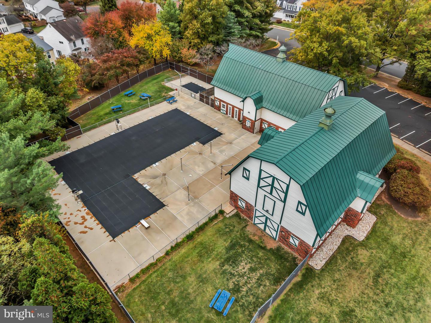 13127 FROG HOLLOW CT, HERNDON, Virginia 20171, 4 Bedrooms Bedrooms, ,3 BathroomsBathrooms,Residential,For sale,13127 FROG HOLLOW CT,VAFX2276222 MLS # VAFX2276222